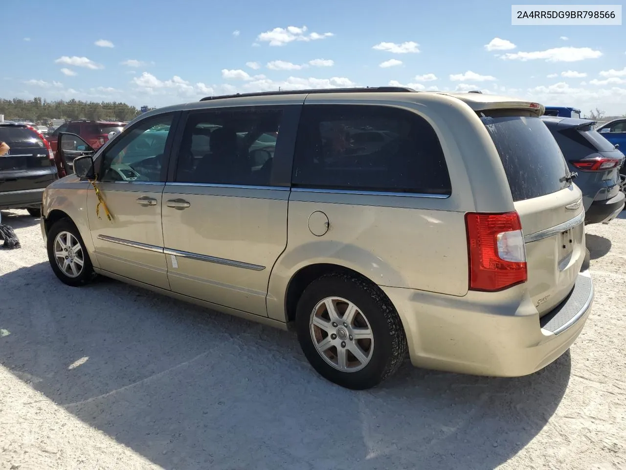 2011 Chrysler Town & Country Touring VIN: 2A4RR5DG9BR798566 Lot: 74059994