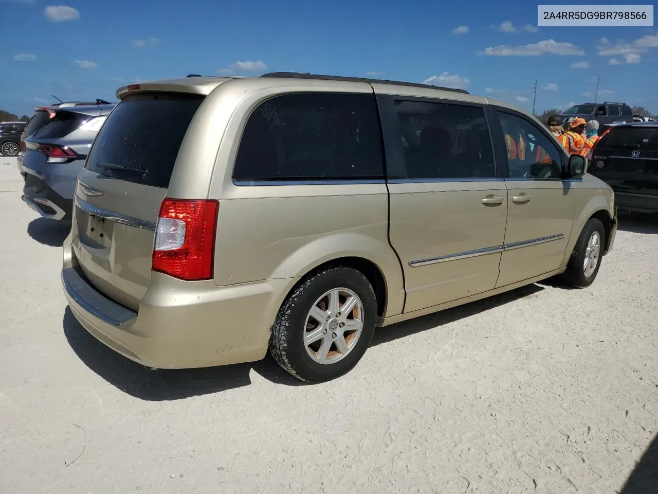 2011 Chrysler Town & Country Touring VIN: 2A4RR5DG9BR798566 Lot: 74059994