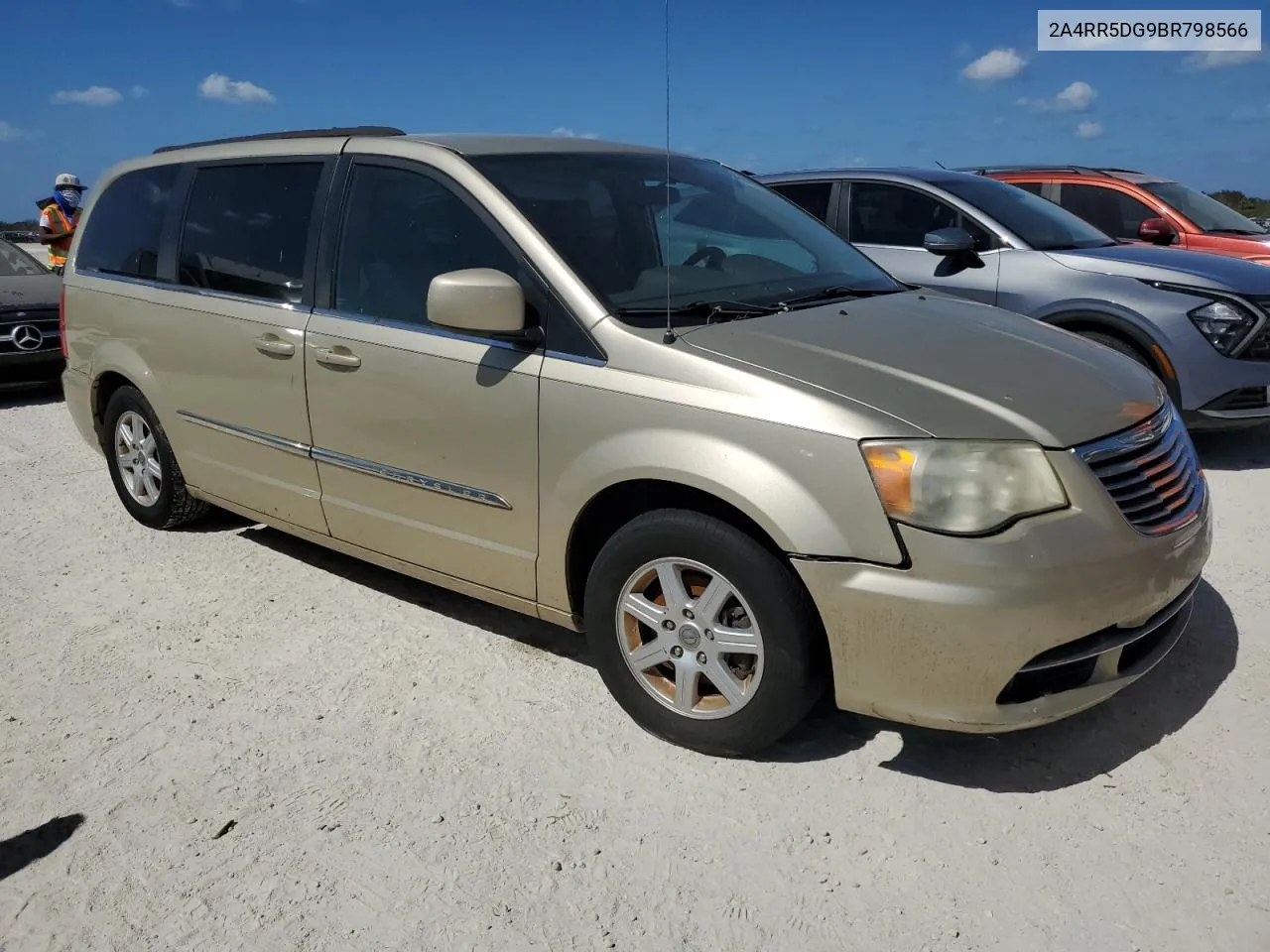 2011 Chrysler Town & Country Touring VIN: 2A4RR5DG9BR798566 Lot: 74059994