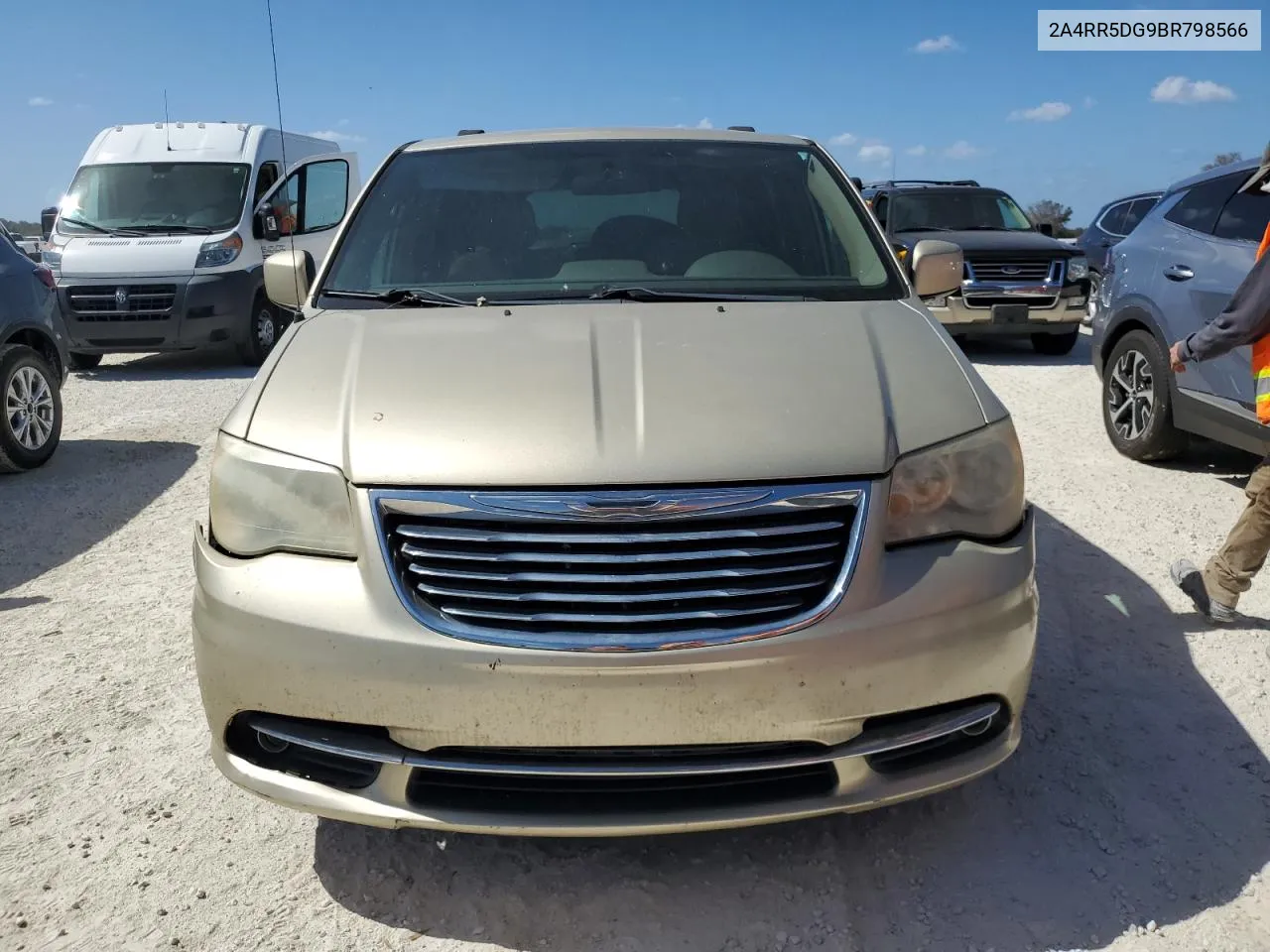 2011 Chrysler Town & Country Touring VIN: 2A4RR5DG9BR798566 Lot: 74059994