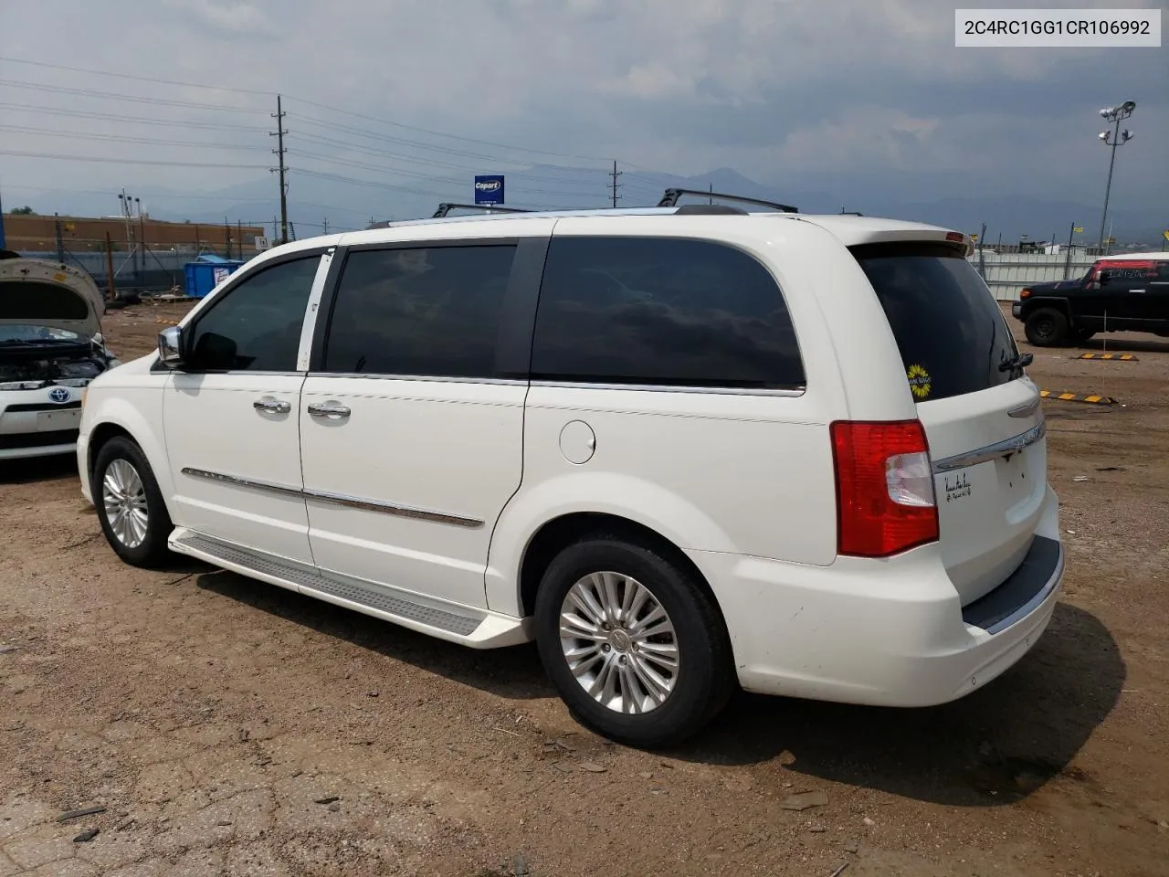 2C4RC1GG1CR106992 2012 Chrysler Town & Country Limited