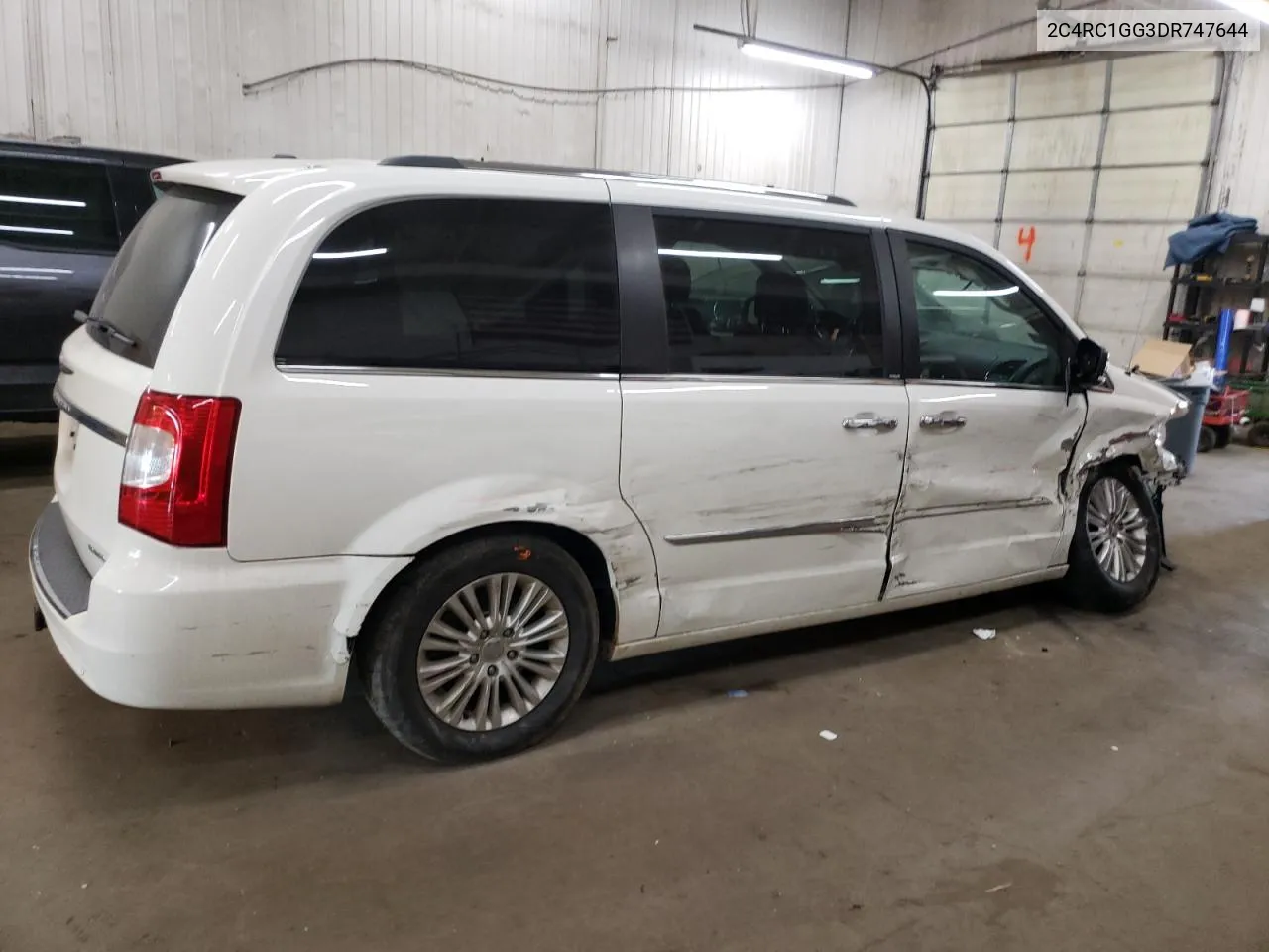 2013 Chrysler Town & Country Limited VIN: 2C4RC1GG3DR747644 Lot: 77076504