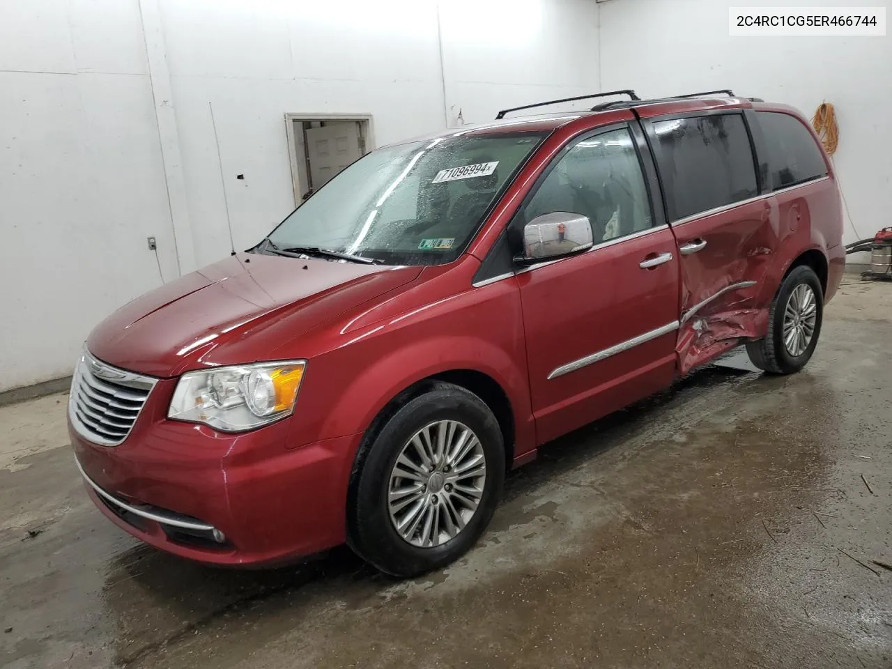 2014 Chrysler Town & Country Touring L VIN: 2C4RC1CG5ER466744 Lot: 71096994