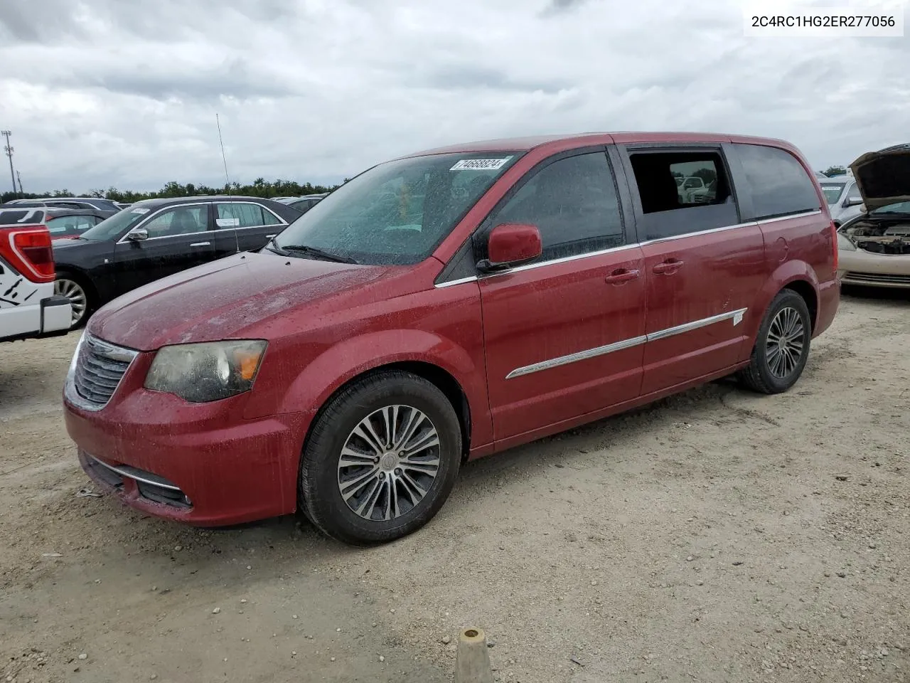 2014 Chrysler Town & Country S VIN: 2C4RC1HG2ER277056 Lot: 74668824