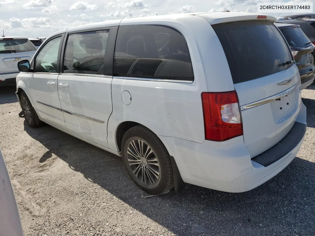 2014 Chrysler Town & Country S VIN: 2C4RC1HGXER174483 Lot: 75198814