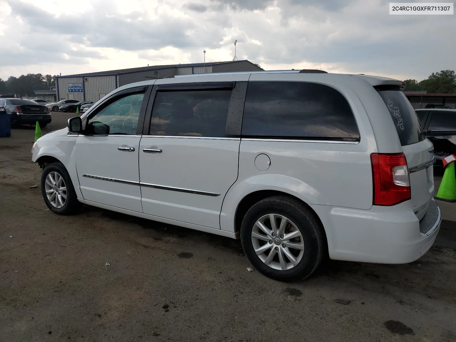 2C4RC1GGXFR711307 2015 Chrysler Town & Country Limited Platinum