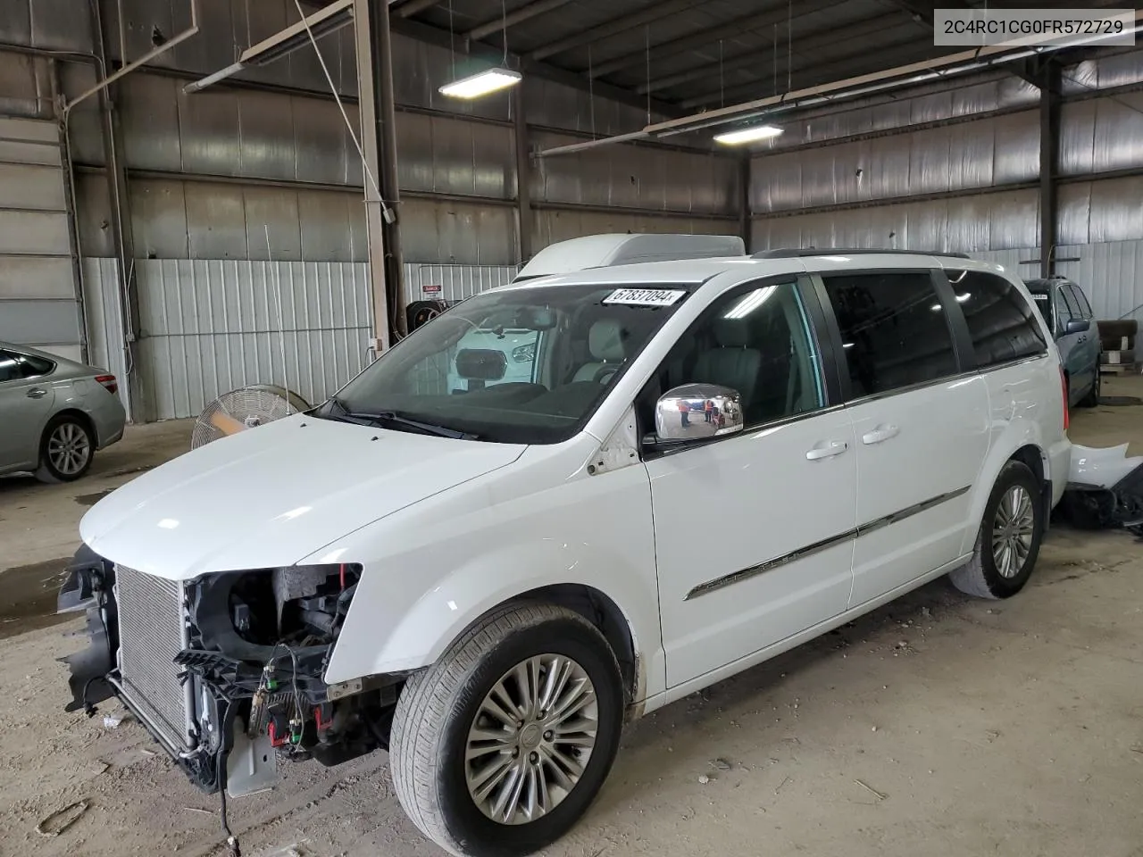 2015 Chrysler Town & Country Touring L VIN: 2C4RC1CG0FR572729 Lot: 67837094