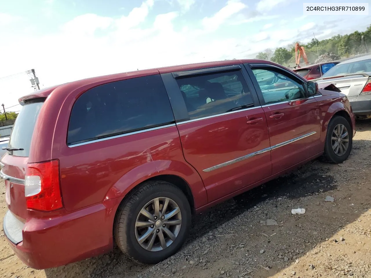 2015 Chrysler Town & Country S VIN: 2C4RC1HG3FR710899 Lot: 70559254