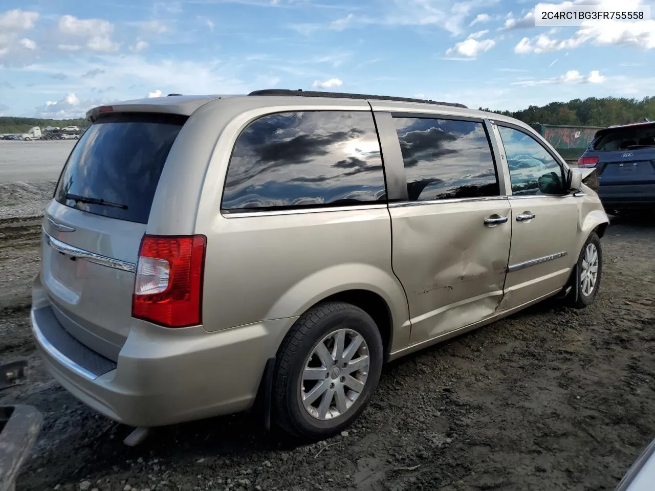 2015 Chrysler Town & Country Touring VIN: 2C4RC1BG3FR755558 Lot: 72390574