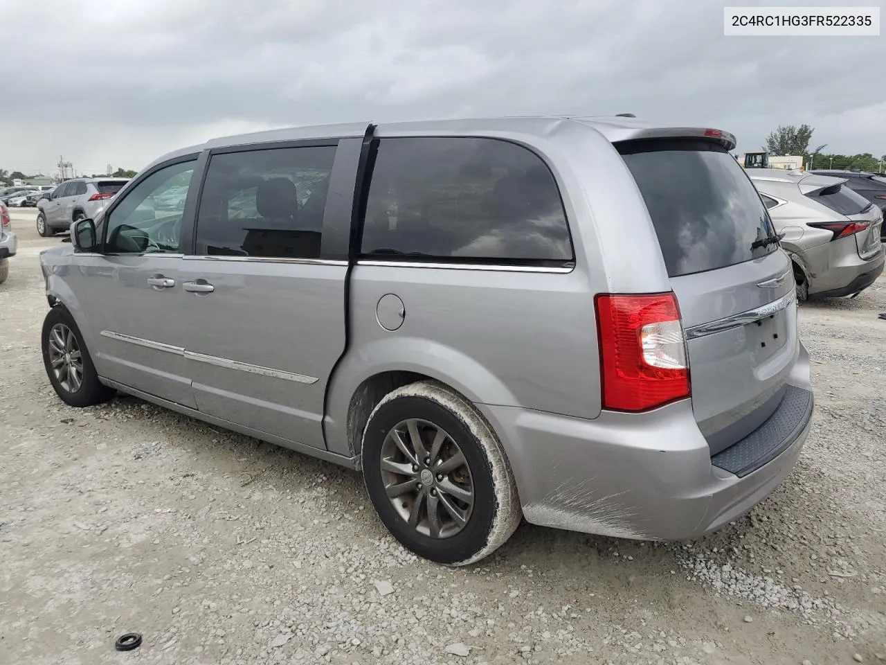 2015 Chrysler Town & Country S VIN: 2C4RC1HG3FR522335 Lot: 75219334