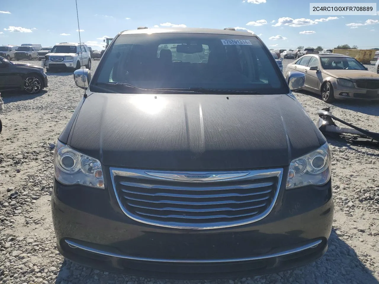 2015 Chrysler Town & Country Limited Platinum VIN: 2C4RC1GGXFR708889 Lot: 75701314