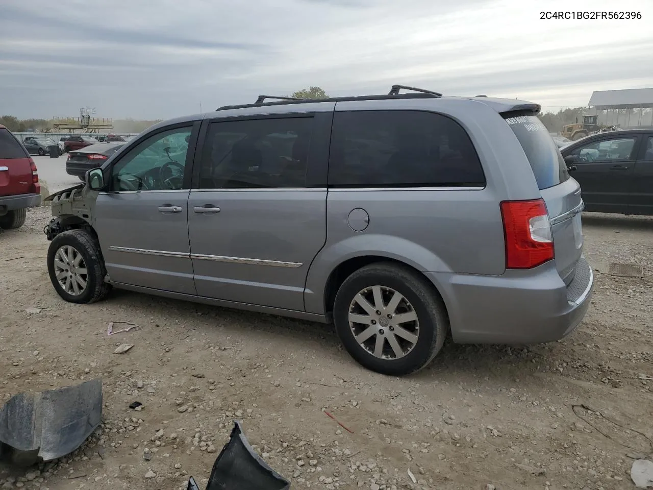 2015 Chrysler Town & Country Touring VIN: 2C4RC1BG2FR562396 Lot: 75747464