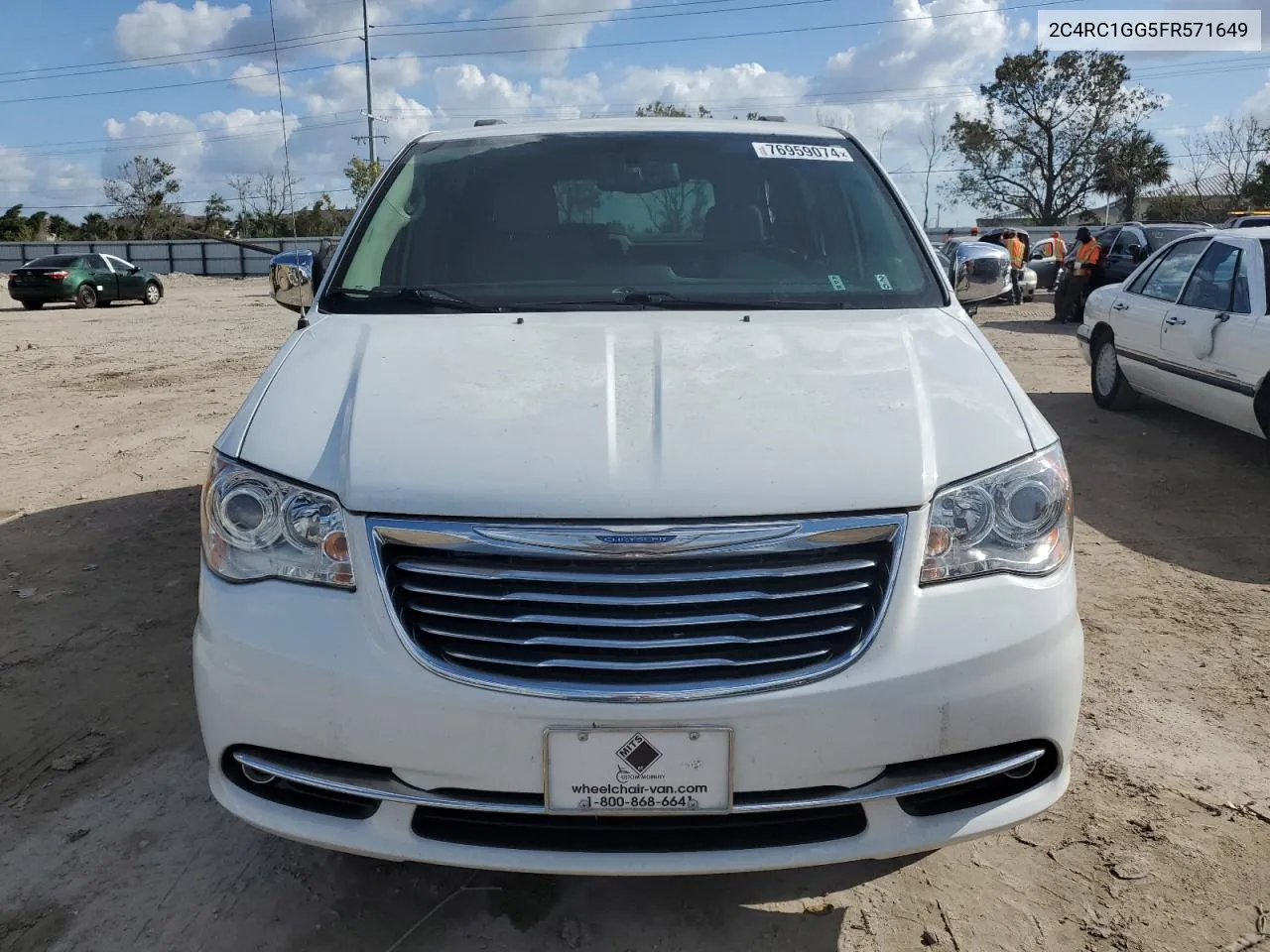 2015 Chrysler Town & Country Limited Platinum VIN: 2C4RC1GG5FR571649 Lot: 76959074