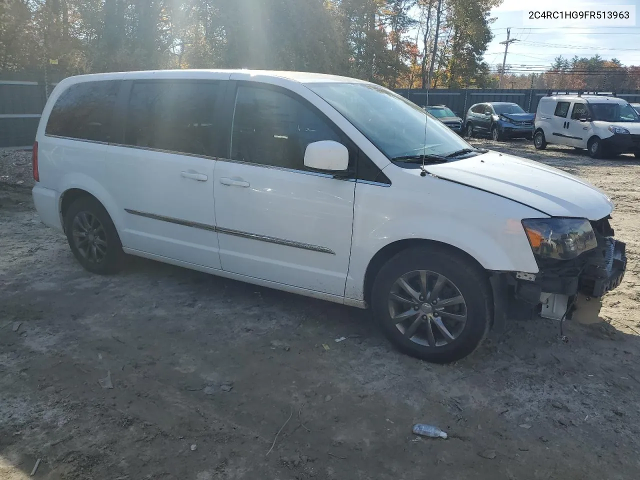 2015 Chrysler Town & Country S VIN: 2C4RC1HG9FR513963 Lot: 77021304