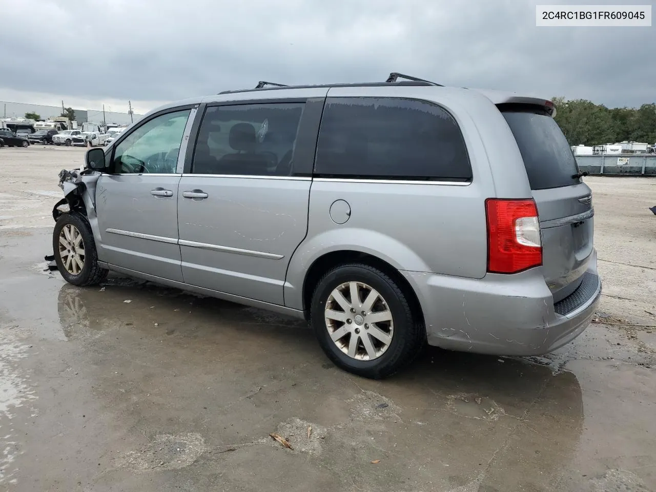 2015 Chrysler Town & Country Touring VIN: 2C4RC1BG1FR609045 Lot: 81357364