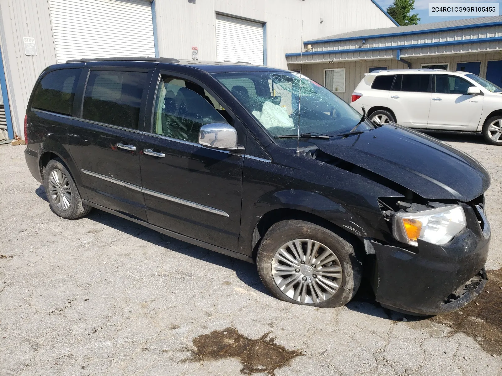 2016 Chrysler Town & Country Touring L VIN: 2C4RC1CG9GR105455 Lot: 62111294