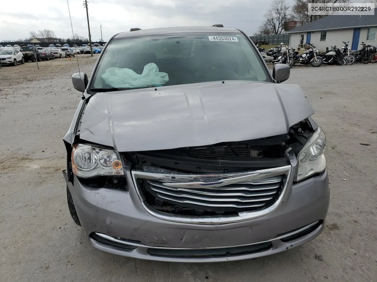 2016 Chrysler Town & Country Touring VIN: 2C4RC1BG0GR292229 Lot: 66702584