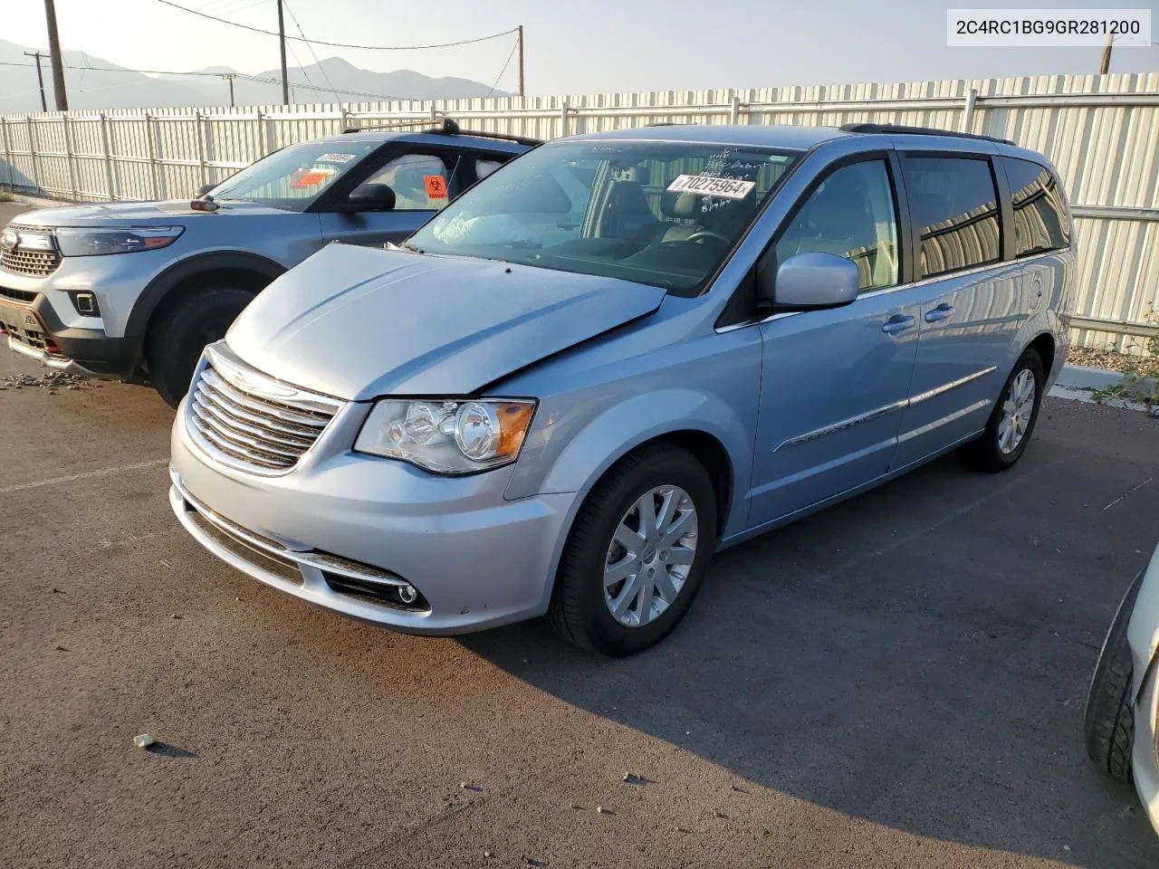 2016 Chrysler Town & Country Touring VIN: 2C4RC1BG9GR281200 Lot: 70275964