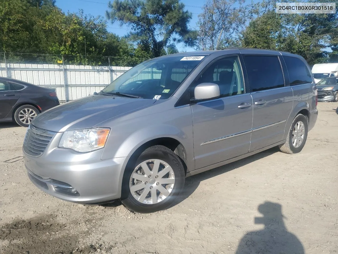 2016 Chrysler Town & Country Touring VIN: 2C4RC1BGXGR301518 Lot: 74311894