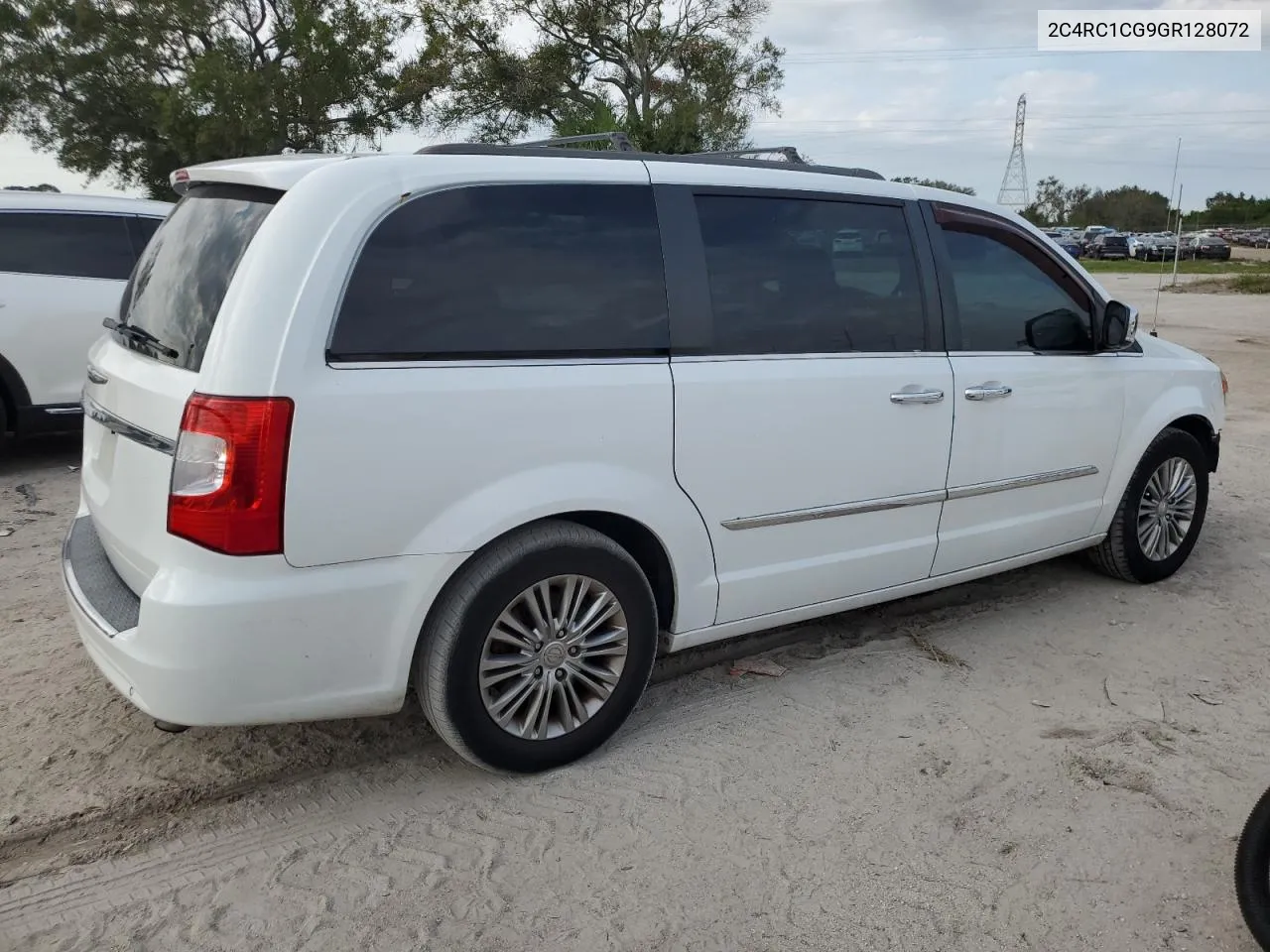 2016 Chrysler Town & Country Touring L VIN: 2C4RC1CG9GR128072 Lot: 74690054