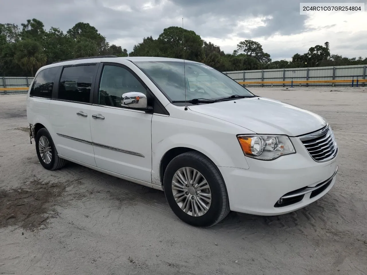 2016 Chrysler Town & Country Touring L VIN: 2C4RC1CG7GR254804 Lot: 81288854