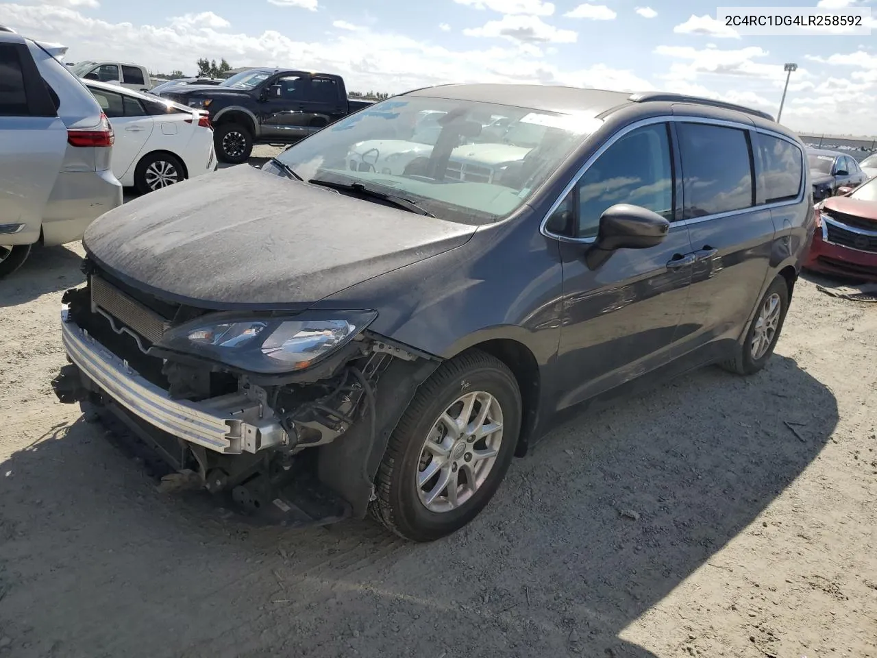 2020 Chrysler Voyager Lxi VIN: 2C4RC1DG4LR258592 Lot: 71576604