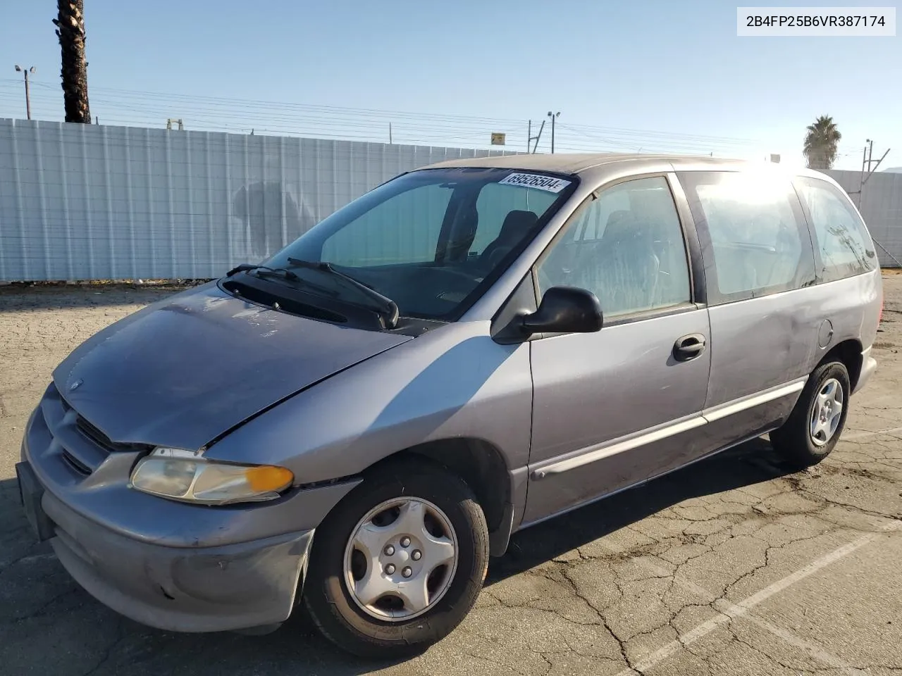 2B4FP25B6VR387174 1997 Dodge Caravan