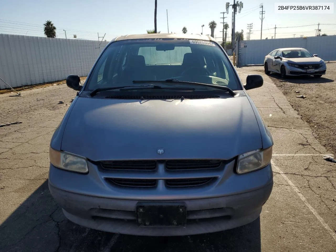 2B4FP25B6VR387174 1997 Dodge Caravan