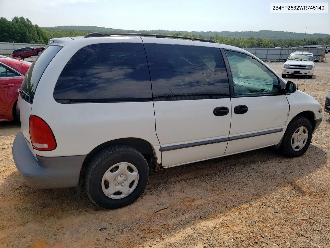 1998 Dodge Caravan VIN: 2B4FP2532WR745140 Lot: 65134564