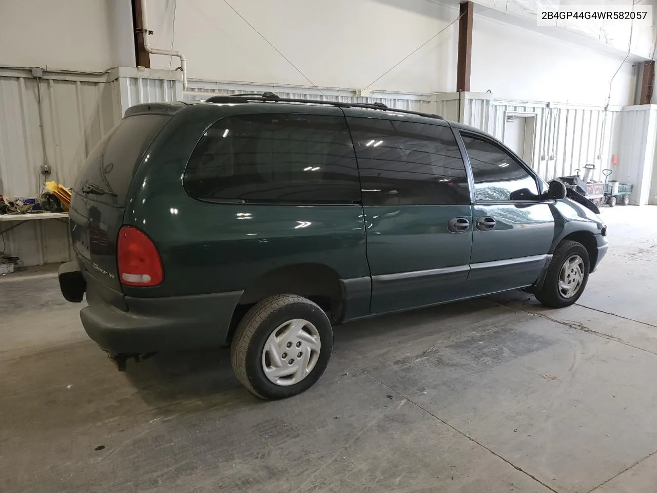 1998 Dodge Grand Caravan Se VIN: 2B4GP44G4WR582057 Lot: 70029734