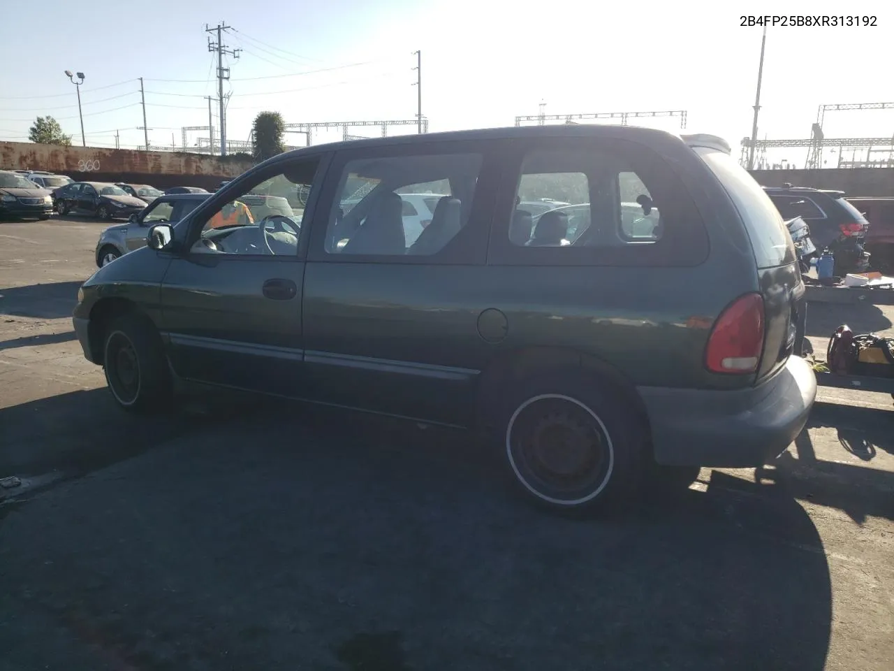 1999 Dodge Caravan VIN: 2B4FP25B8XR313192 Lot: 71049564