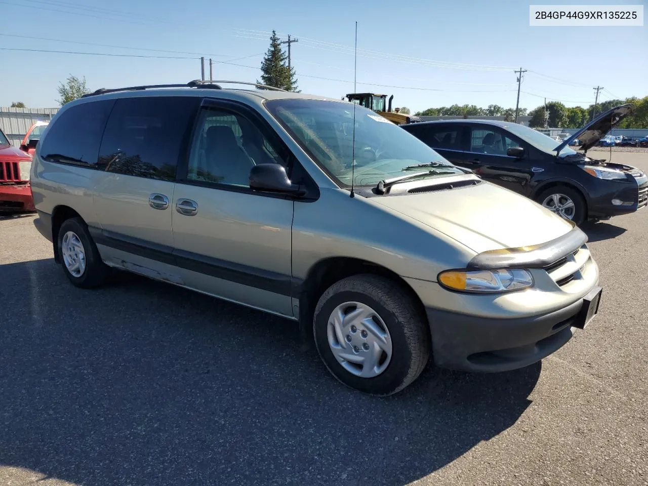 1999 Dodge Grand Caravan Se VIN: 2B4GP44G9XR135225 Lot: 72366484