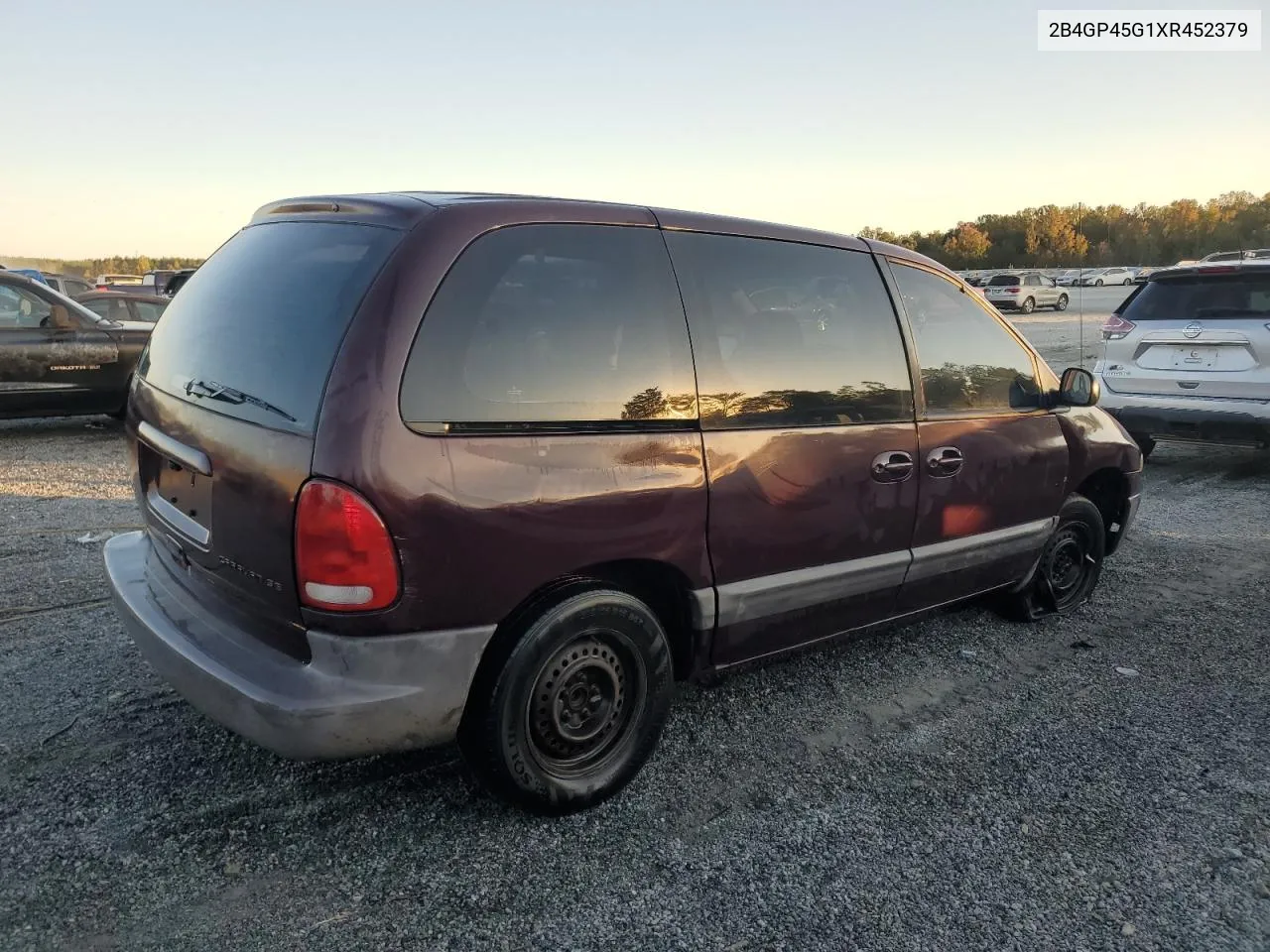 2B4GP45G1XR452379 1999 Dodge Caravan Se