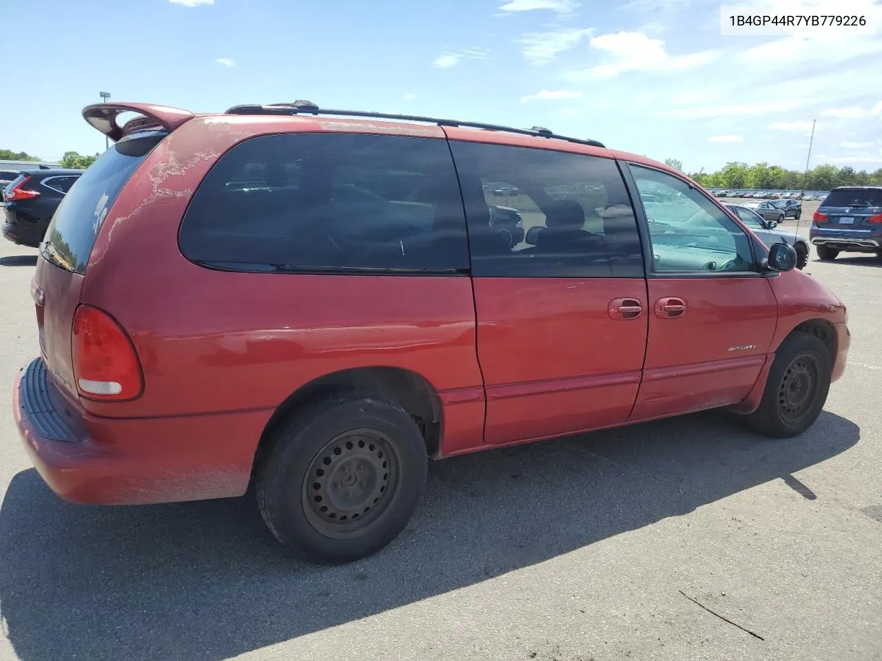 2000 Dodge Grand Caravan Se VIN: 1B4GP44R7YB779226 Lot: 56919784