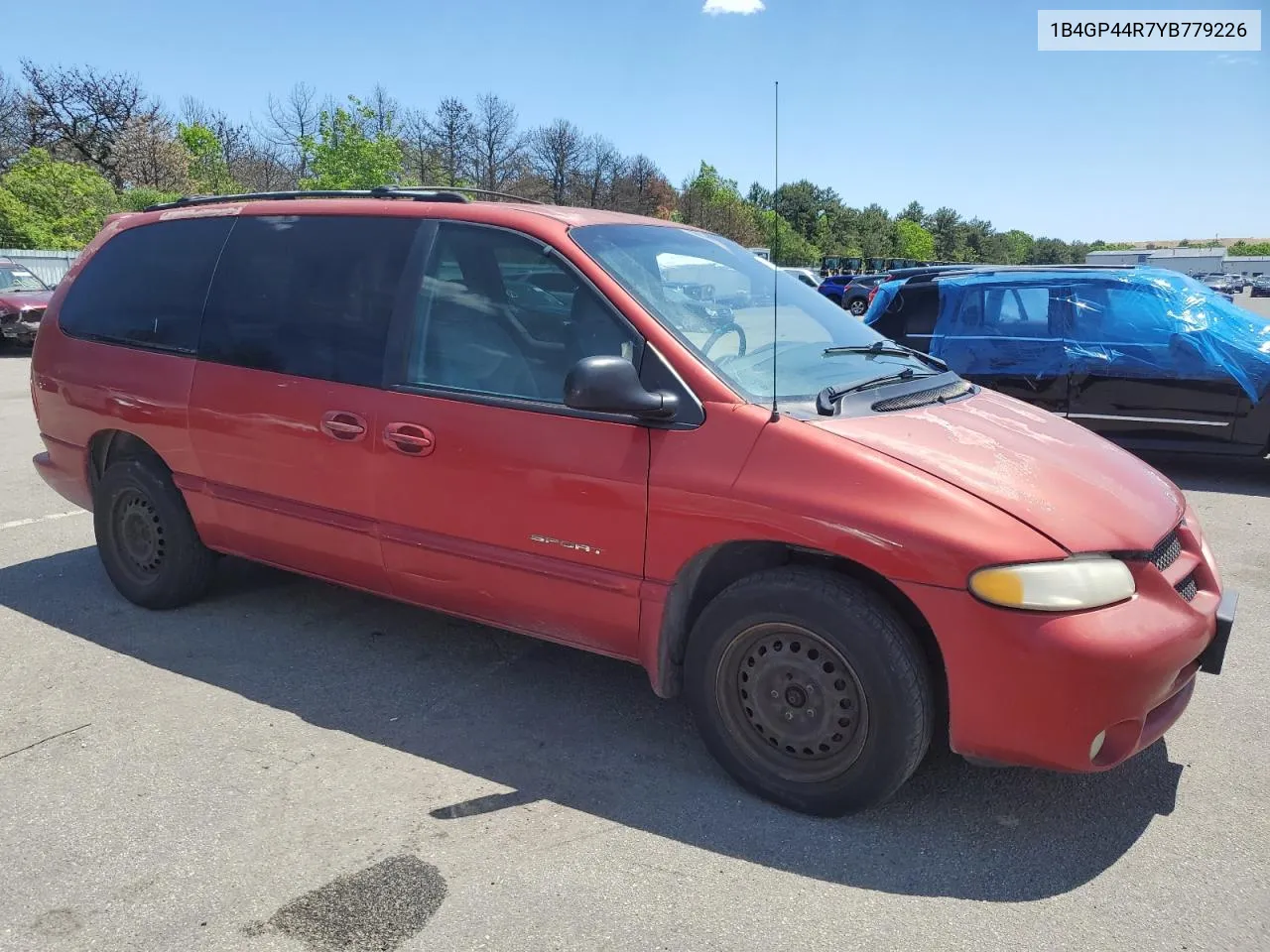 2000 Dodge Grand Caravan Se VIN: 1B4GP44R7YB779226 Lot: 56919784