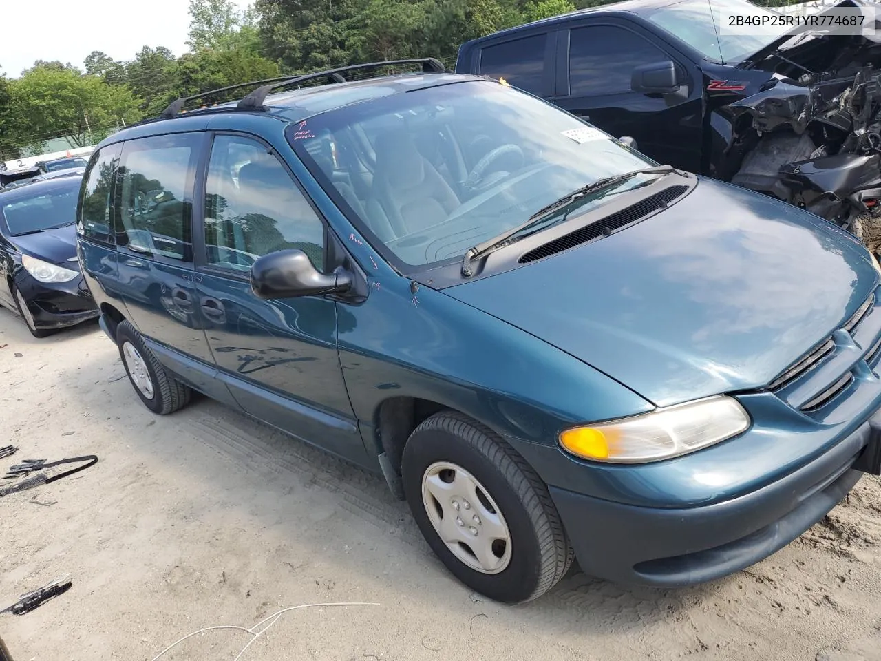 2B4GP25R1YR774687 2000 Dodge Caravan