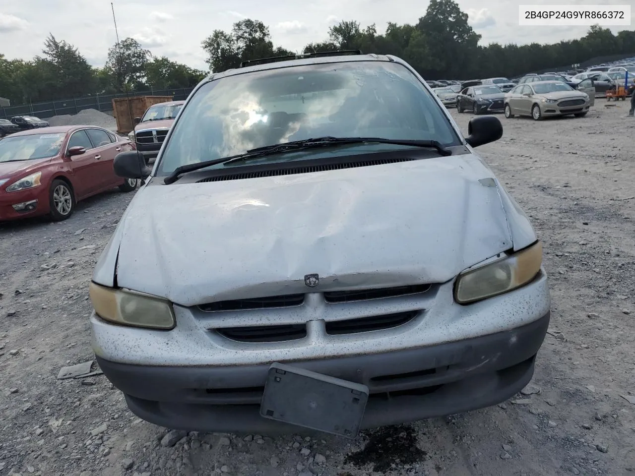 2000 Dodge Grand Caravan VIN: 2B4GP24G9YR866372 Lot: 67714764