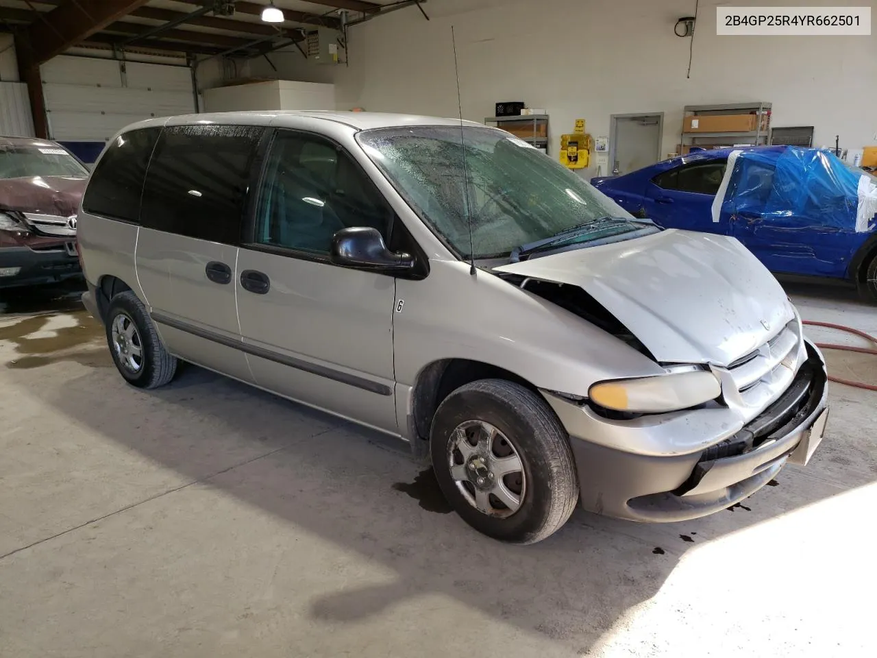 2000 Dodge Caravan VIN: 2B4GP25R4YR662501 Lot: 78211184