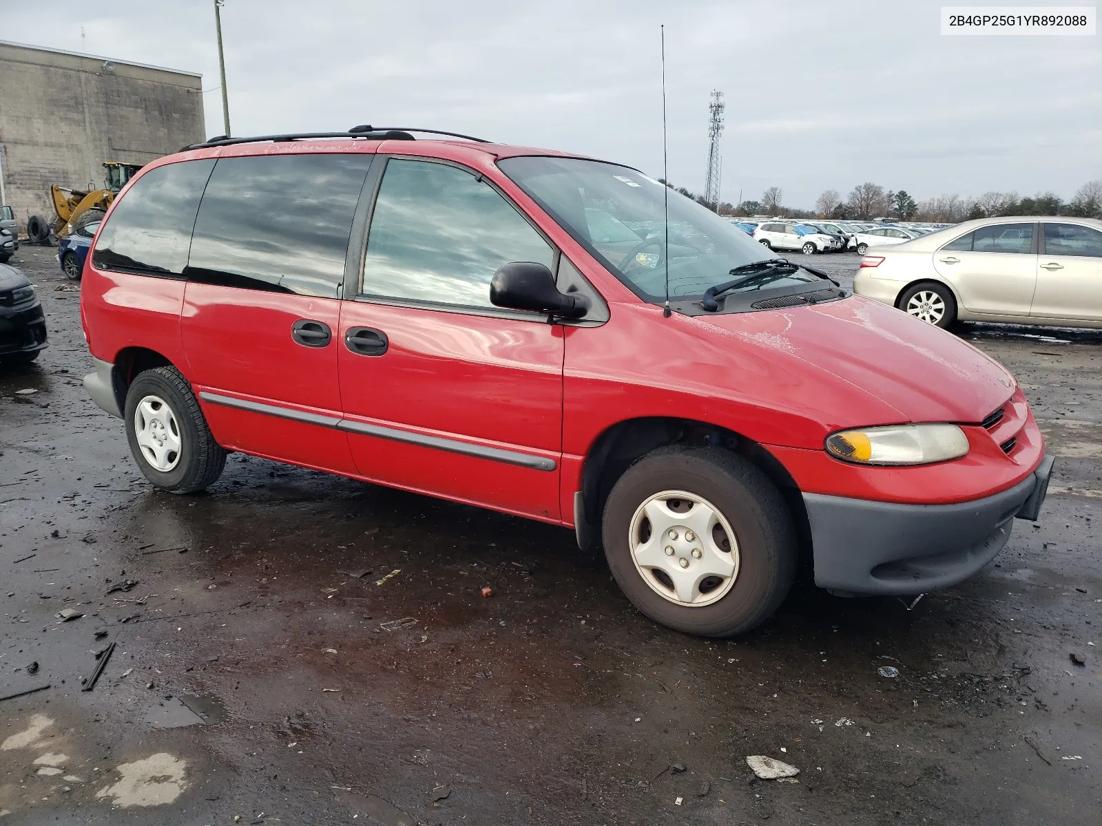 2000 Dodge Caravan VIN: 2B4GP25G1YR892088 Lot: 78758873