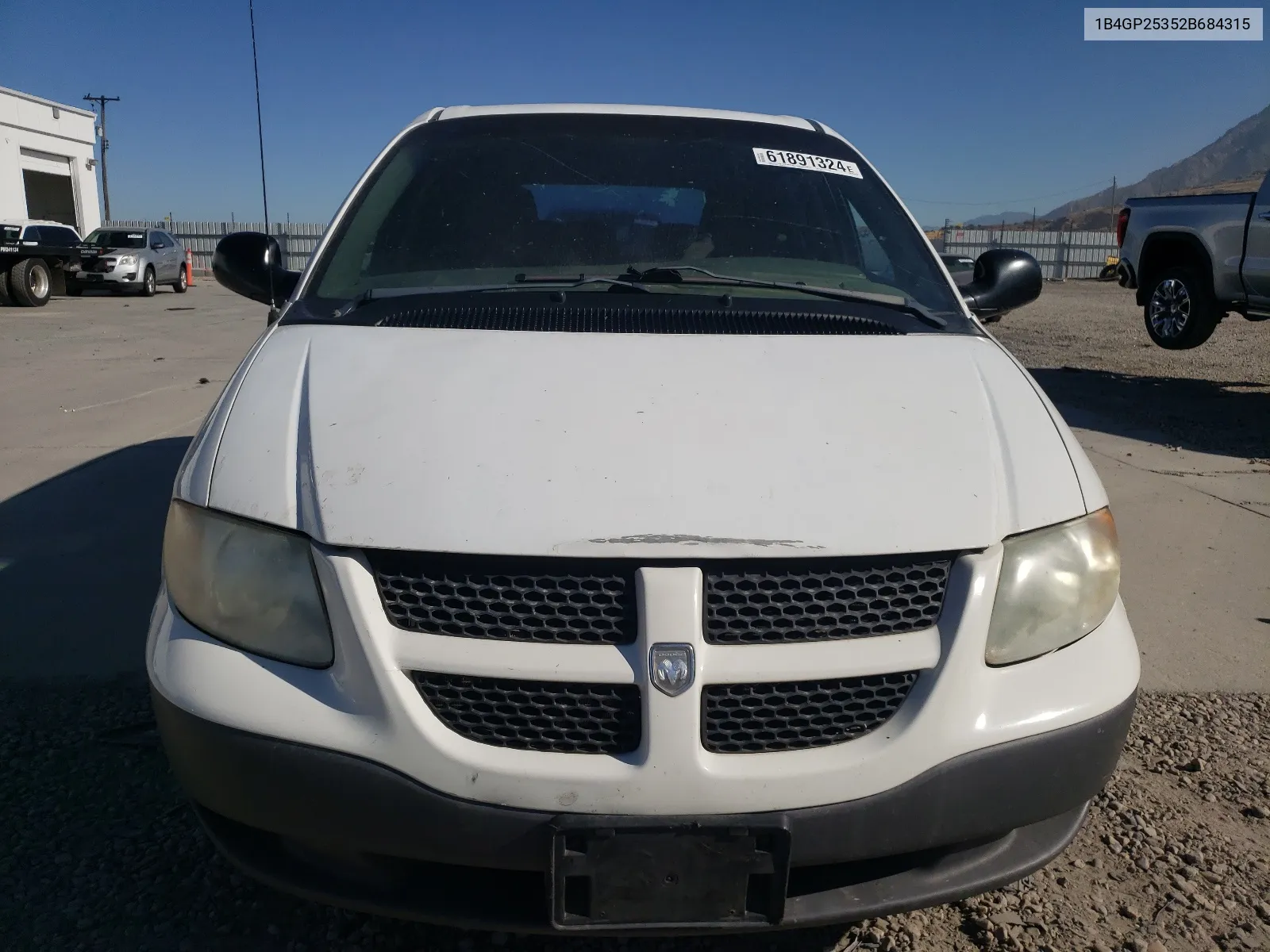 1B4GP25352B684315 2002 Dodge Caravan Se