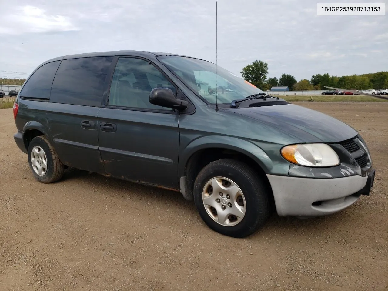 1B4GP25392B713153 2002 Dodge Caravan Se