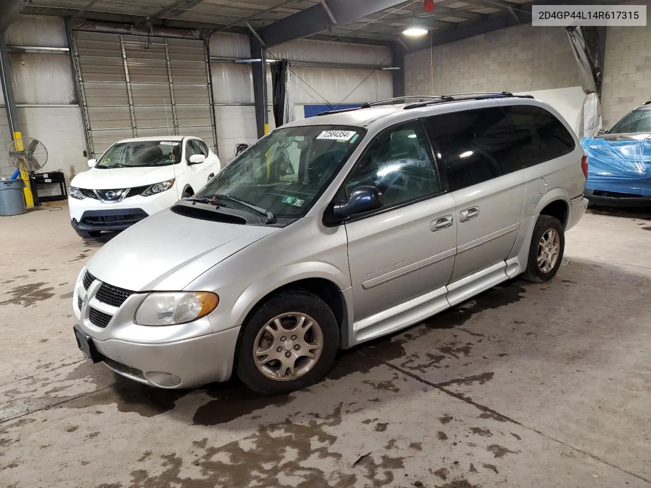 2004 Dodge Grand Caravan Sxt VIN: 2D4GP44L14R617315 Lot: 72584354