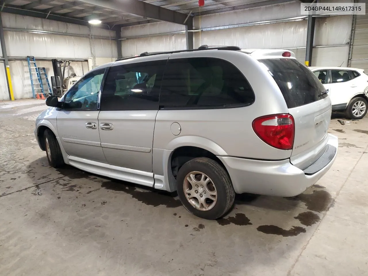 2004 Dodge Grand Caravan Sxt VIN: 2D4GP44L14R617315 Lot: 72584354