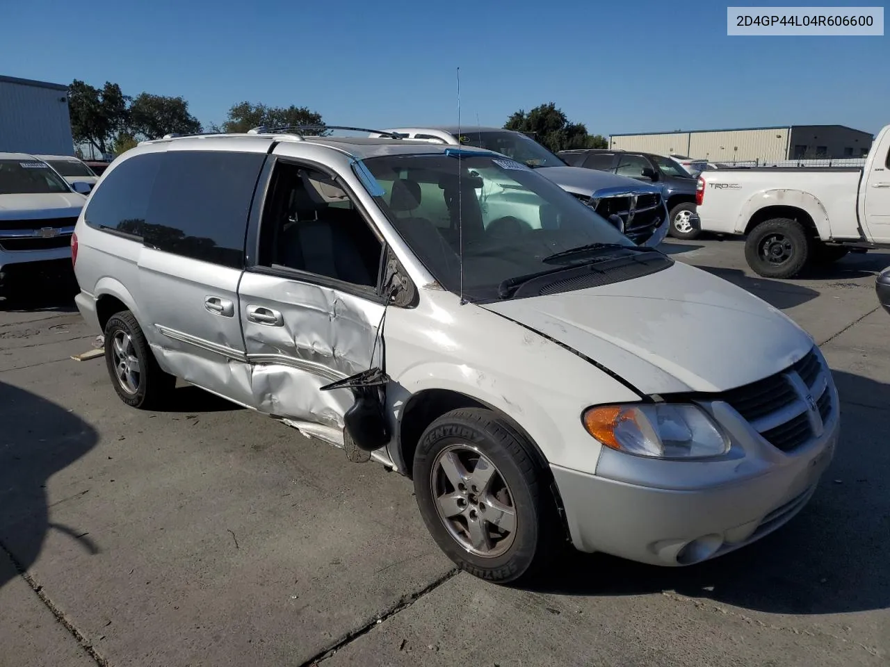 2004 Dodge Grand Caravan Sxt VIN: 2D4GP44L04R606600 Lot: 73533214