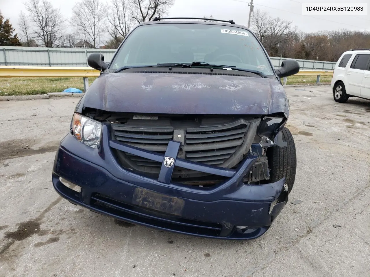 1D4GP24RX5B120983 2005 Dodge Grand Caravan Se