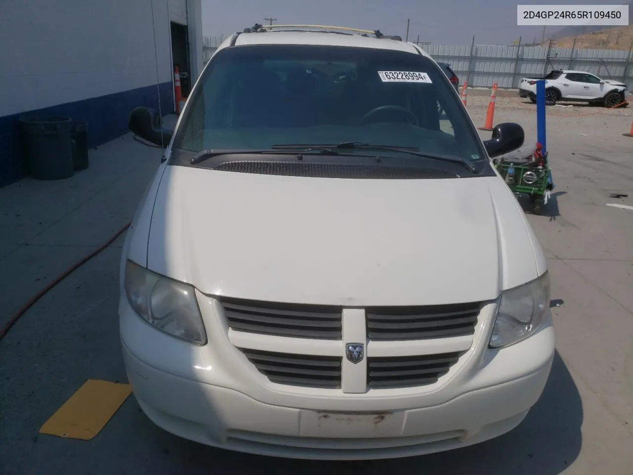 2D4GP24R65R109450 2005 Dodge Grand Caravan Se