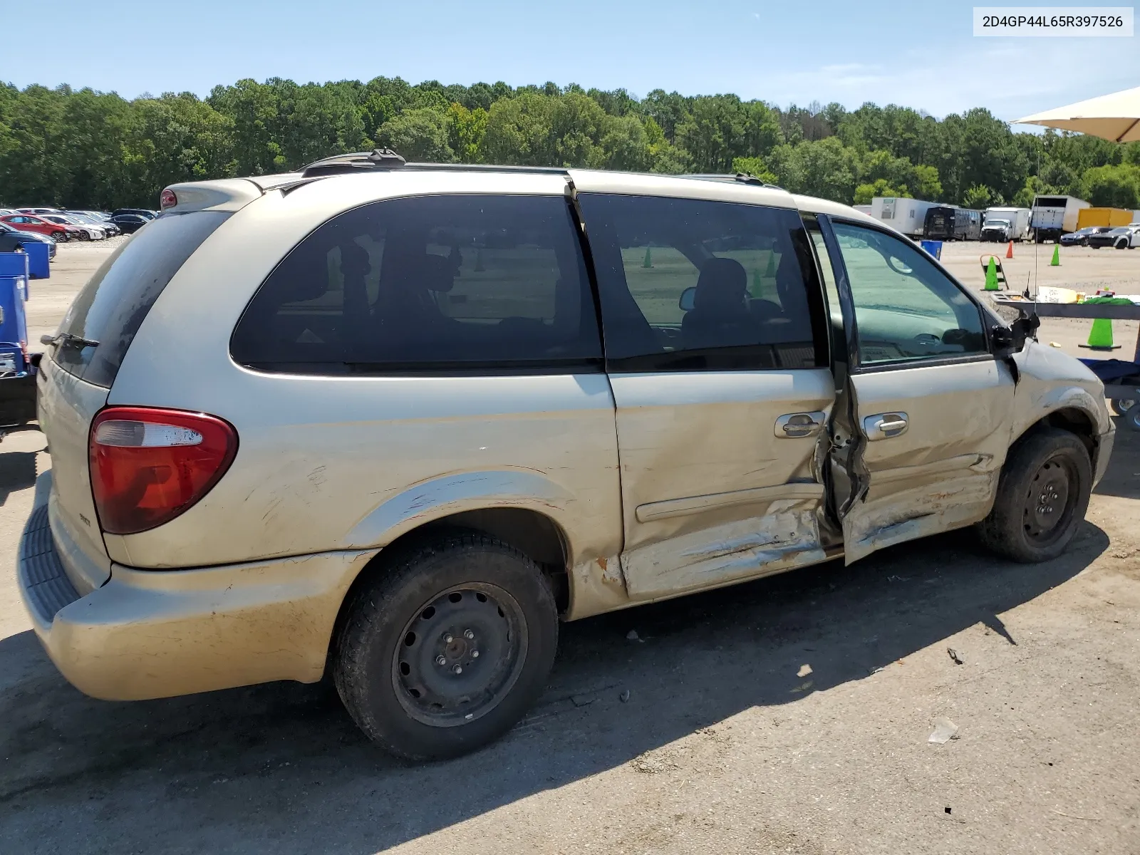 2005 Dodge Grand Caravan Sxt VIN: 2D4GP44L65R397526 Lot: 65066094