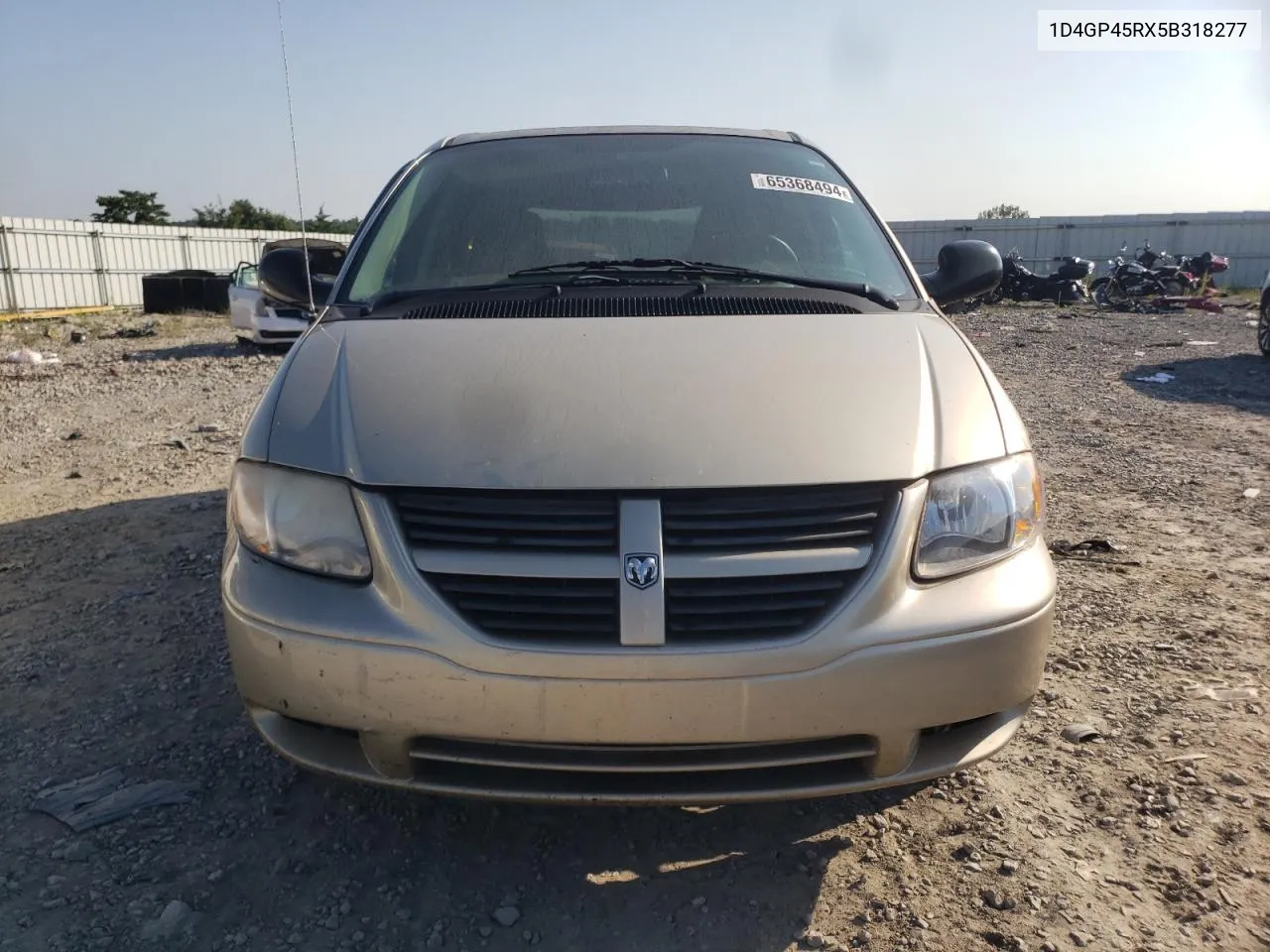 2005 Dodge Caravan Sxt VIN: 1D4GP45RX5B318277 Lot: 65368494