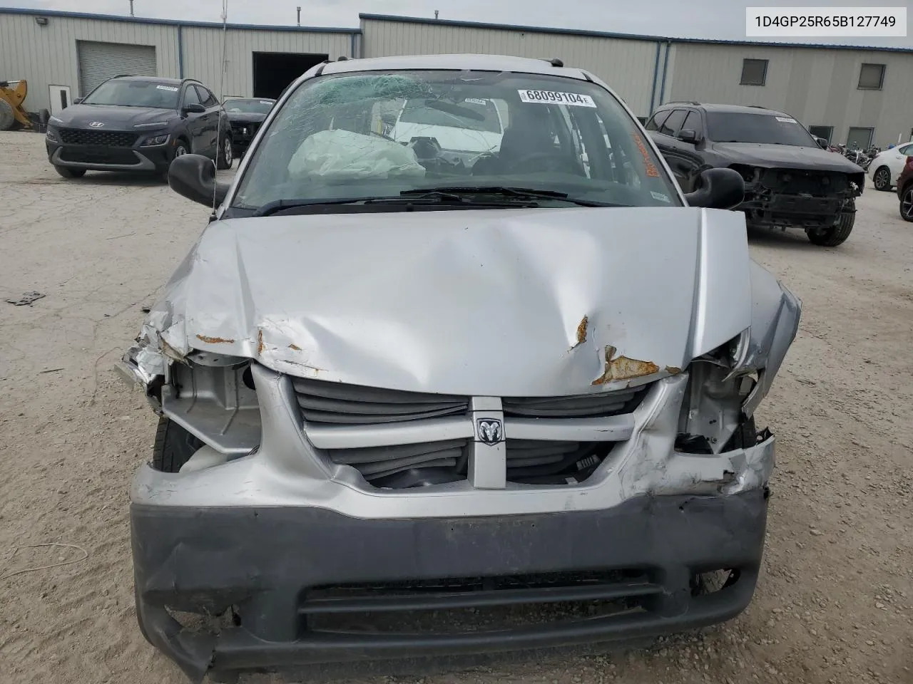 2005 Dodge Caravan Se VIN: 1D4GP25R65B127749 Lot: 68099104