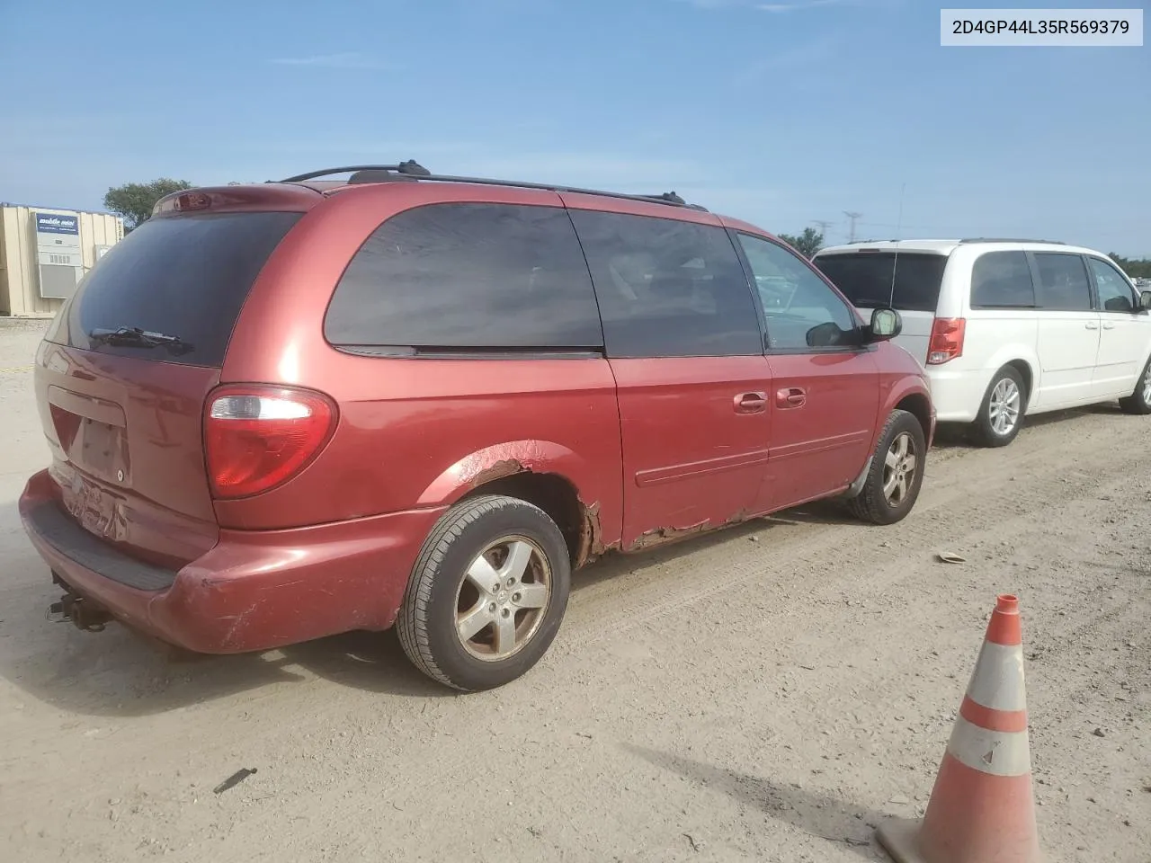 2005 Dodge Grand Caravan Sxt VIN: 2D4GP44L35R569379 Lot: 68719544